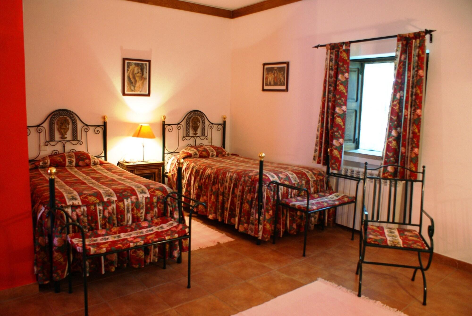 กาซา โด เรดอนโด Bed & Breakfast Rabacal ภายนอก รูปภาพ