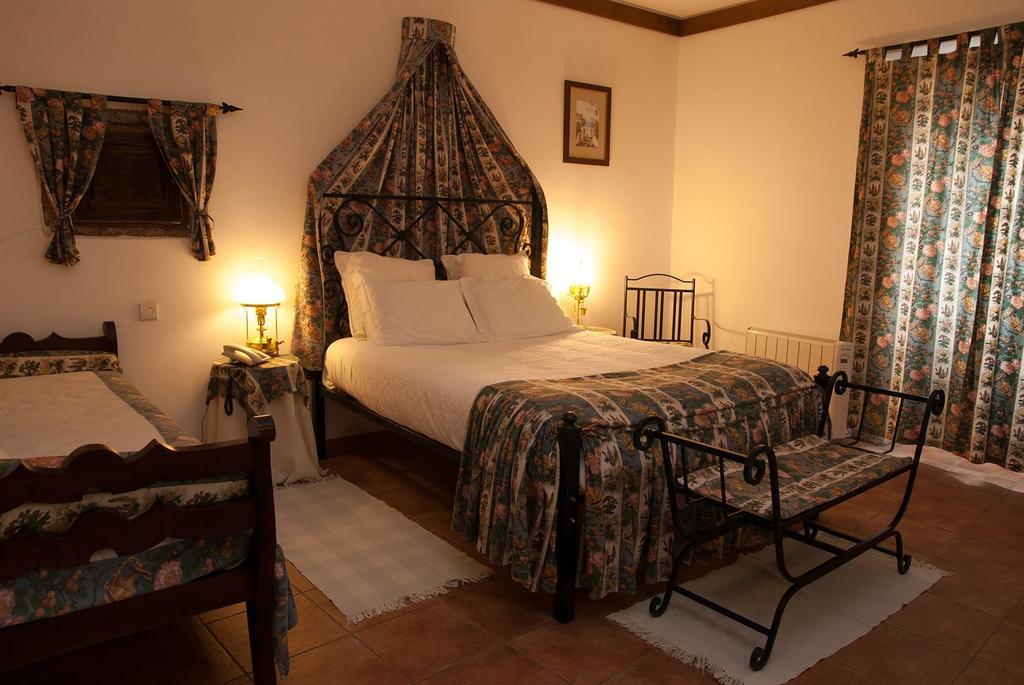 กาซา โด เรดอนโด Bed & Breakfast Rabacal ภายนอก รูปภาพ